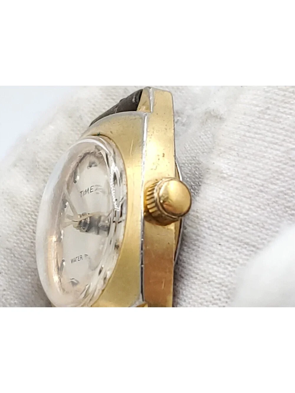 Vintage Timex Marlin Mechanical Watch Womens Running Date Dial 25mm